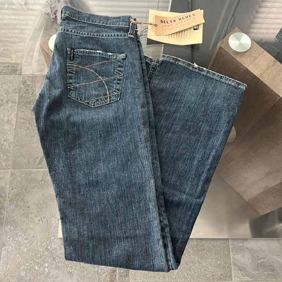 Delta Blues Low Rise Stretch Bootcut Jeans, Size 27 New w/Tag - Picture 1 of 11